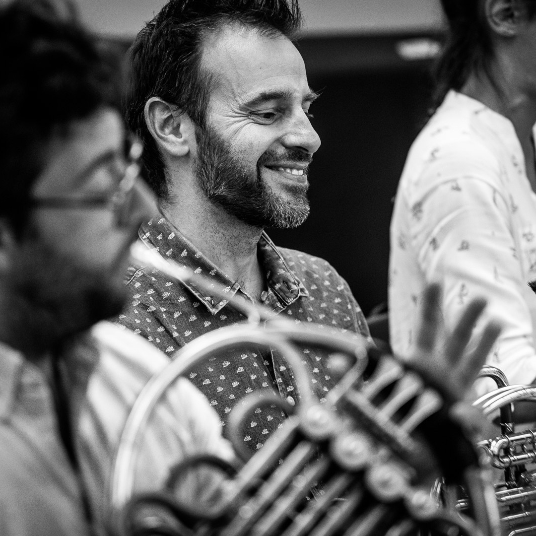 Photo de Louis-Philippe Marsolais en concert. Crédit: Annie Éthier
